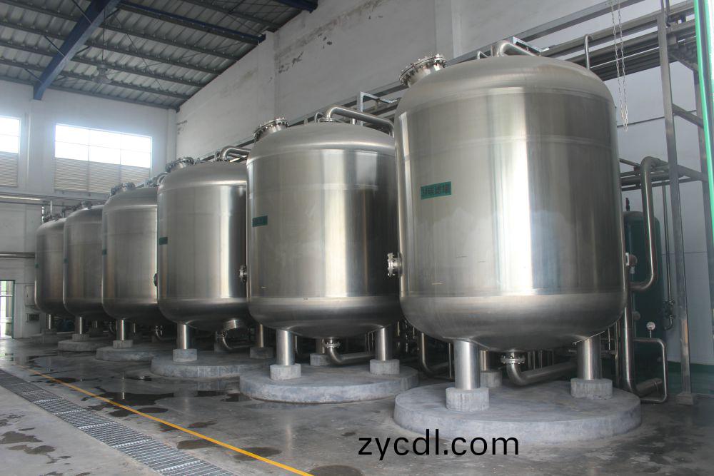 廣州某某啤酒100噸過(guo)濾(lv)輭化(hua)水(shui)工(gong)程(cheng)